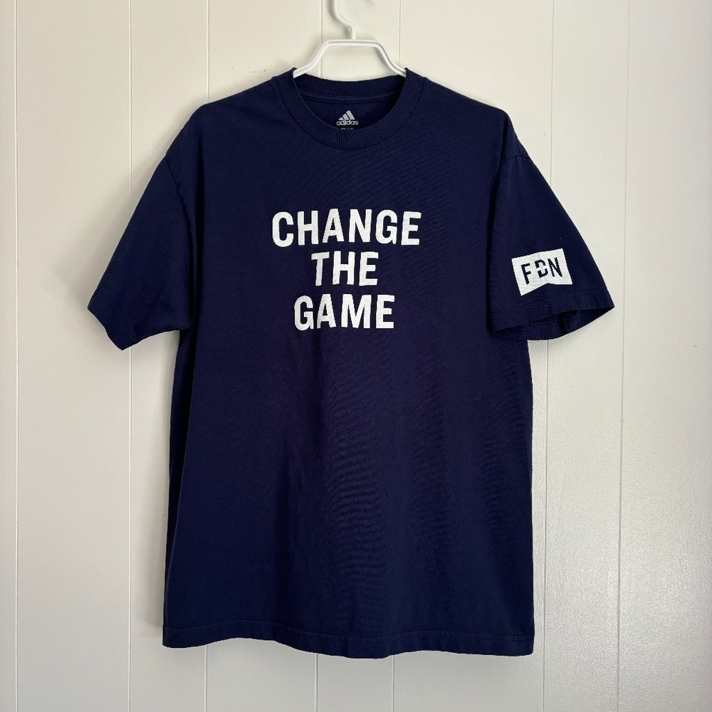 Adidas "Change the game" graphic t-shirt size Large navy blue